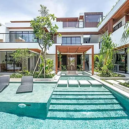 Brand New Luxury 5 Bedroom Villa 200M To Brawah Beach