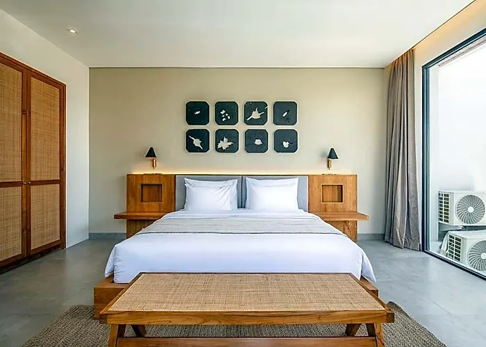 Brand New Luxury 5 Bedroom 200m To Brawah Villa