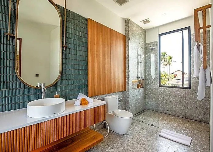 Brand New Luxury 5 Bedroom 200m To Brawah Villa Canggu